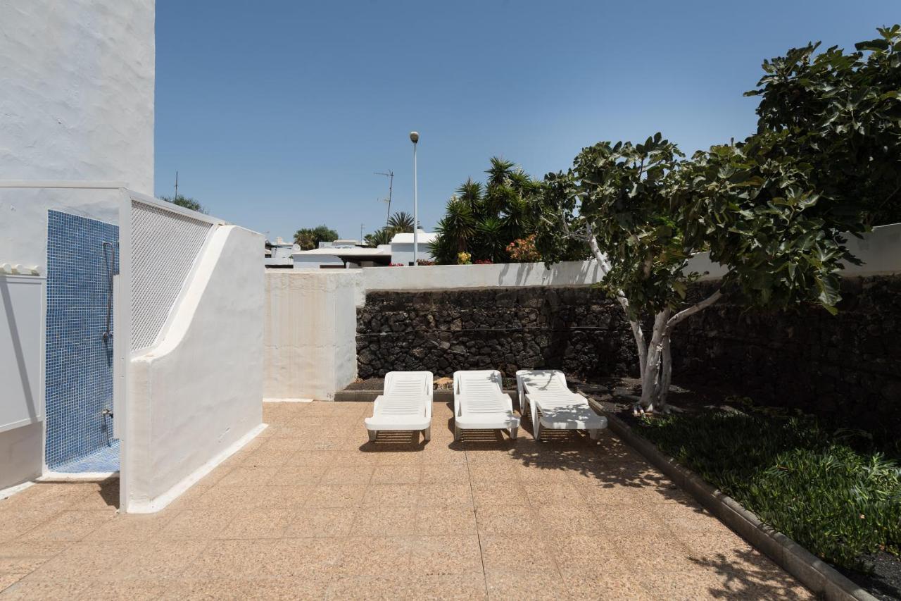 2Br Beach House - Solarium & Shower Terrace - 13 Puerto del Carmen  Extérieur photo